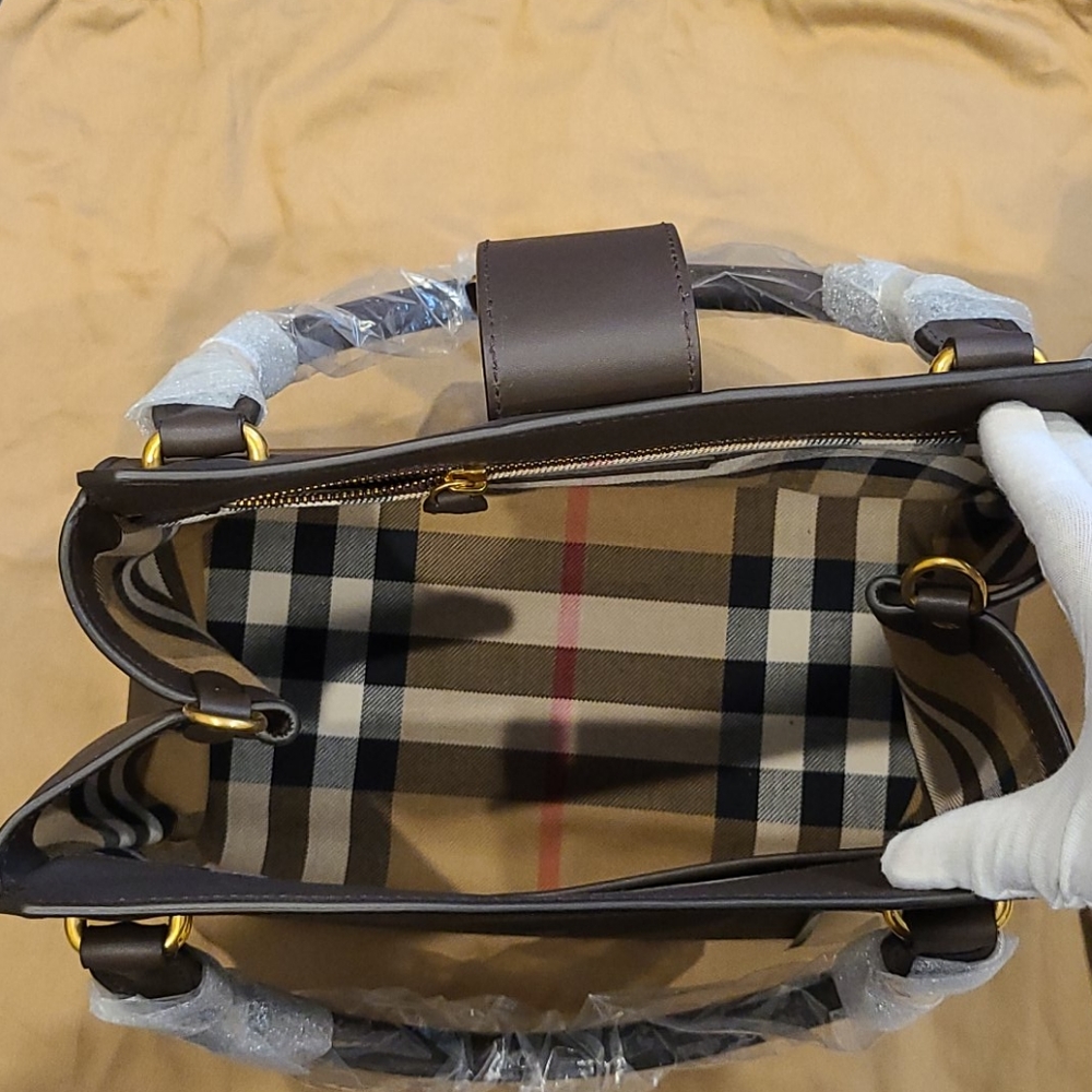 AUTHENTIC BURBERRY BUCKLE TOTE - Picture 9 of 16